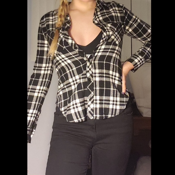 Black and White Flannel! - Picture 2 of 3